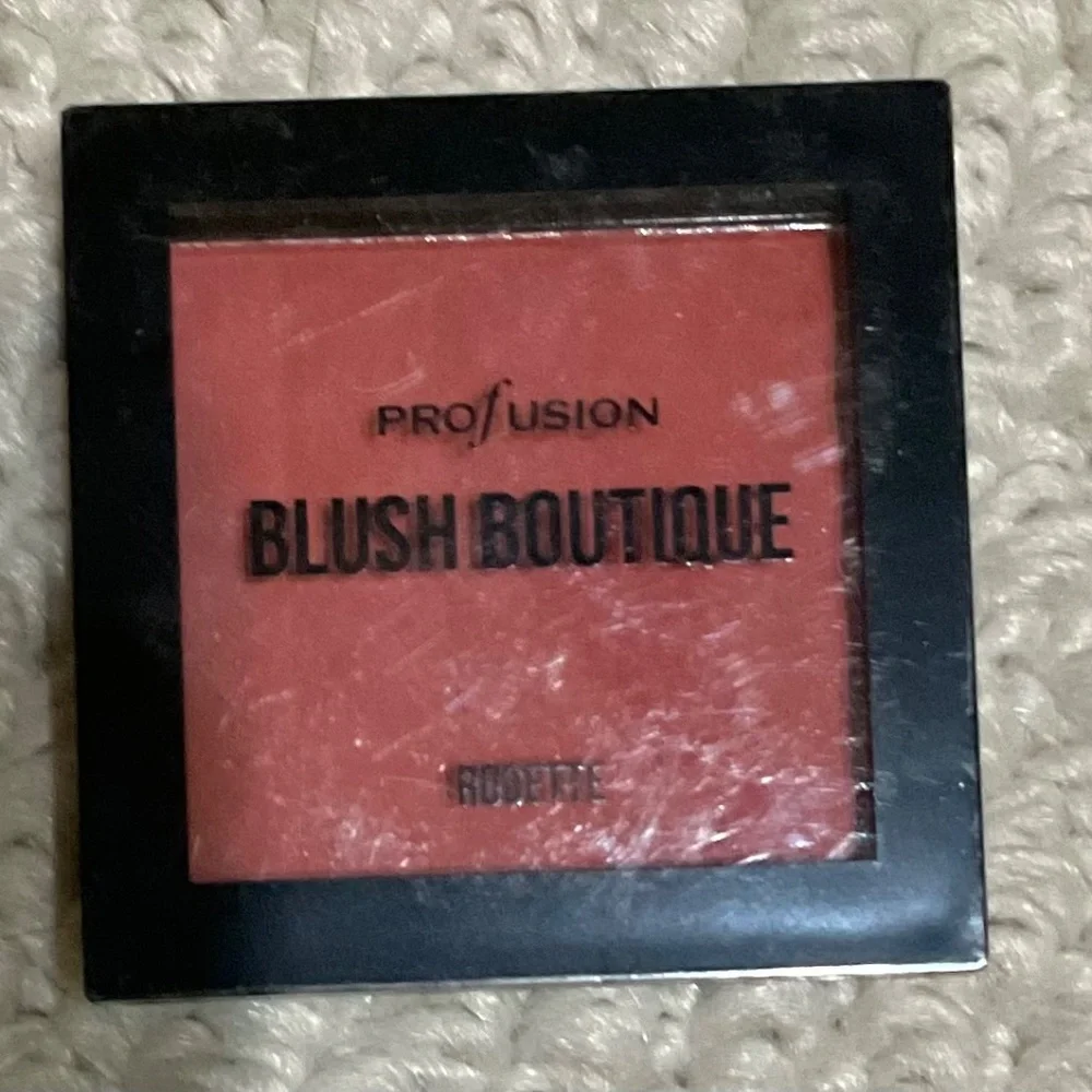 Profusion Blush Boutique Rosette